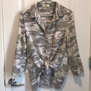 {anthropologie} Cloth & Stone 3/4 sleeve camo top